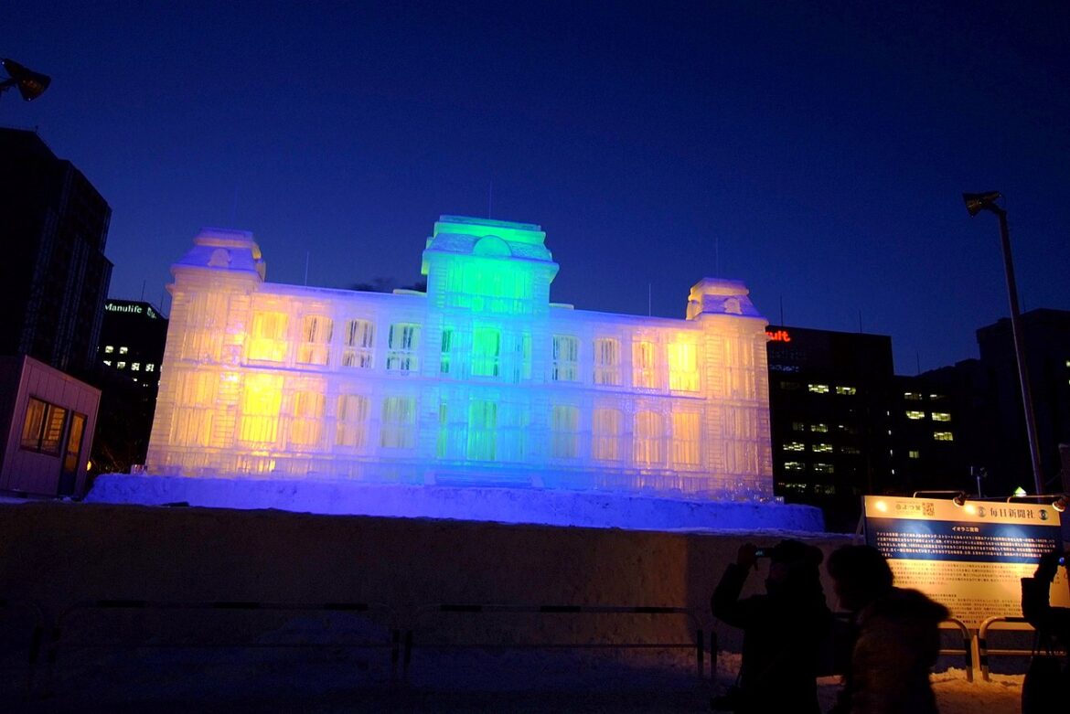 SAPPORO_SNOW_FESTIVAL_2010_-_panoramio_-_t-konno_2