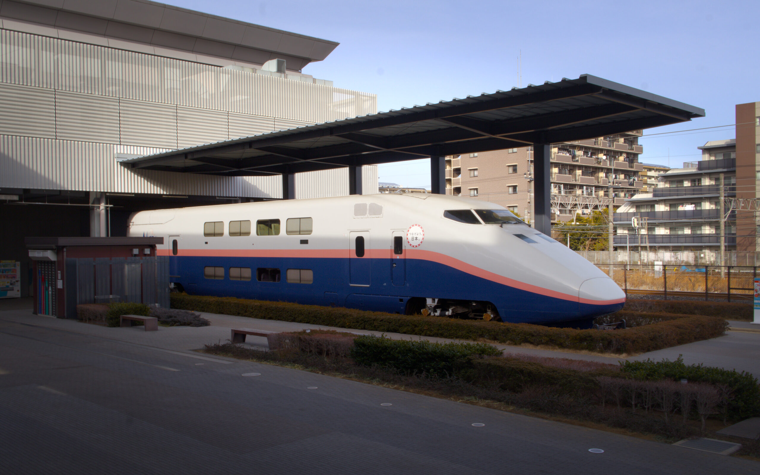 E1 Series Shinkansen repurposed as lunch train